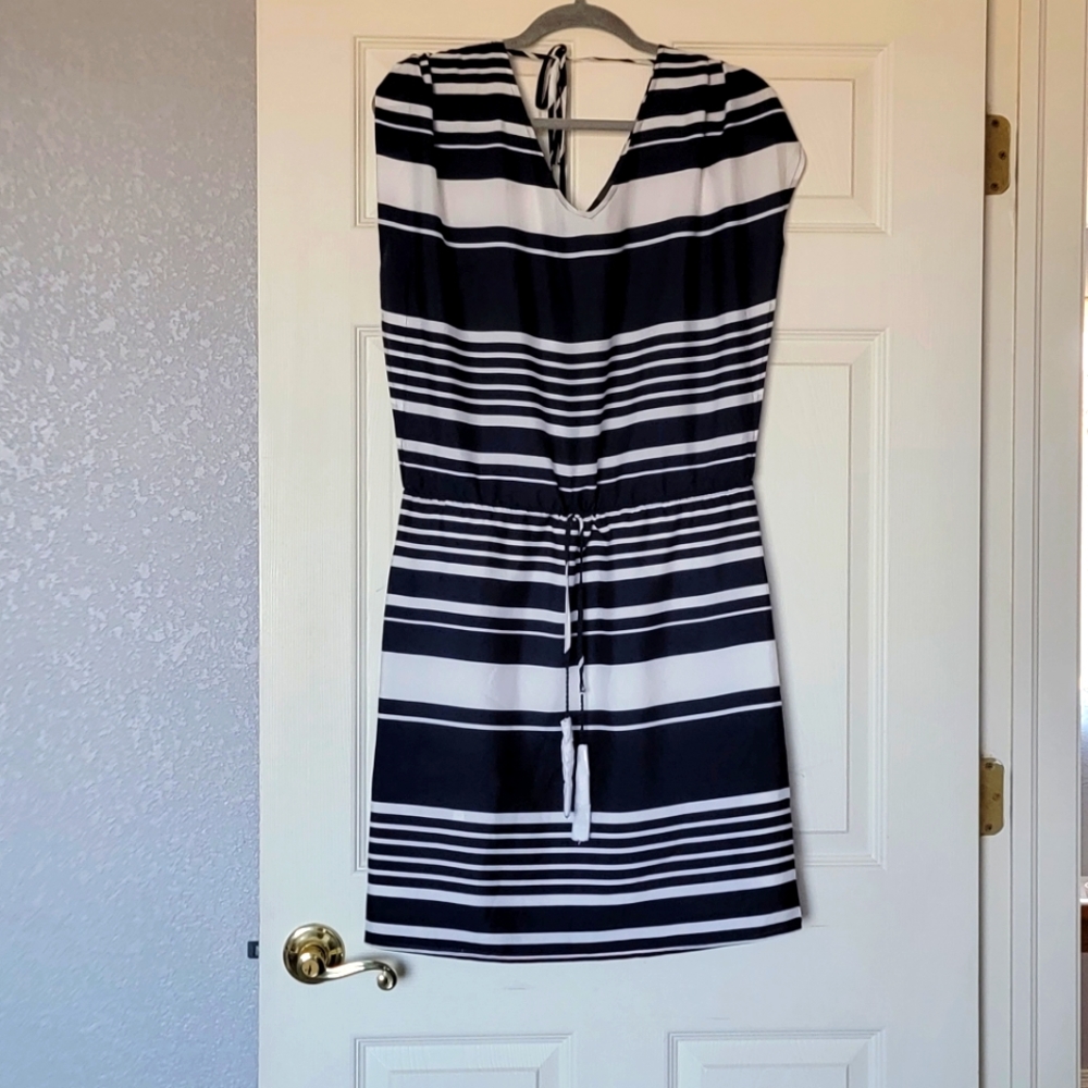 Navy/White Double V Dress 👗